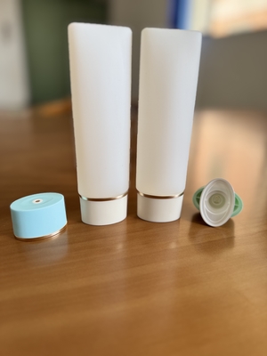Oval Sunscreen Tube Packaging Soft Touch BB Cream Tube 120ml With Matt Center Dispensing Cap