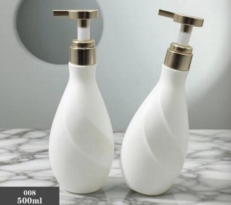 Goede prijs Op maat gemaakte plastic luxe shampoo flessen 500 ml PE fles online