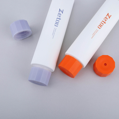 PE Empty Cosmetic Bottles Round Skincare Bottle Packaging White With 35mm Diameter Cap