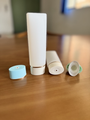 Oval Sunscreen Tube Packaging Soft Touch BB Cream Tube 120ml With Matt Center Dispensing Cap