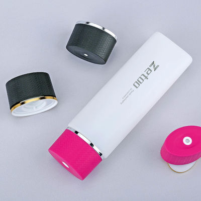 Un buon prezzo. Tubo di crema solare da 120 ml in plastica PE, tubo ovale con diametro 40 mm e tappo erogatore centrale in linea