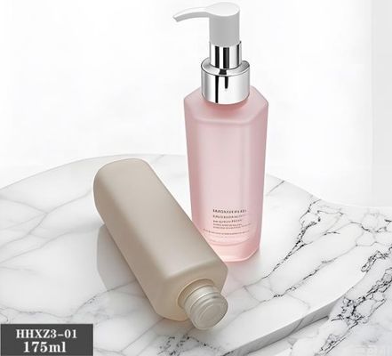 Un buon prezzo. Bottiglie di plastica personalizzate Bottiglie PET da 175 ml in linea