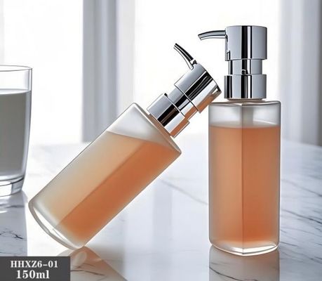 Un buon prezzo. Bottiglie di plastica su misura Bottiglie di PET di 150 ml in linea